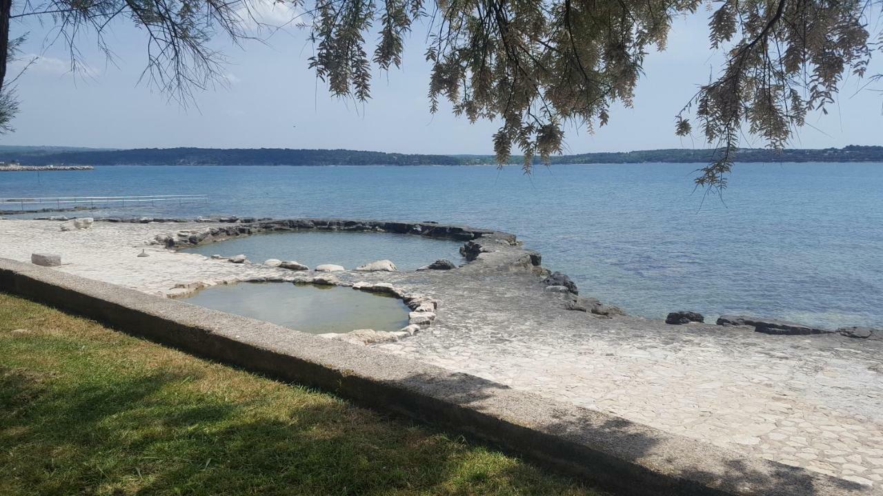 Apartman Luka Novigrad  Luaran gambar